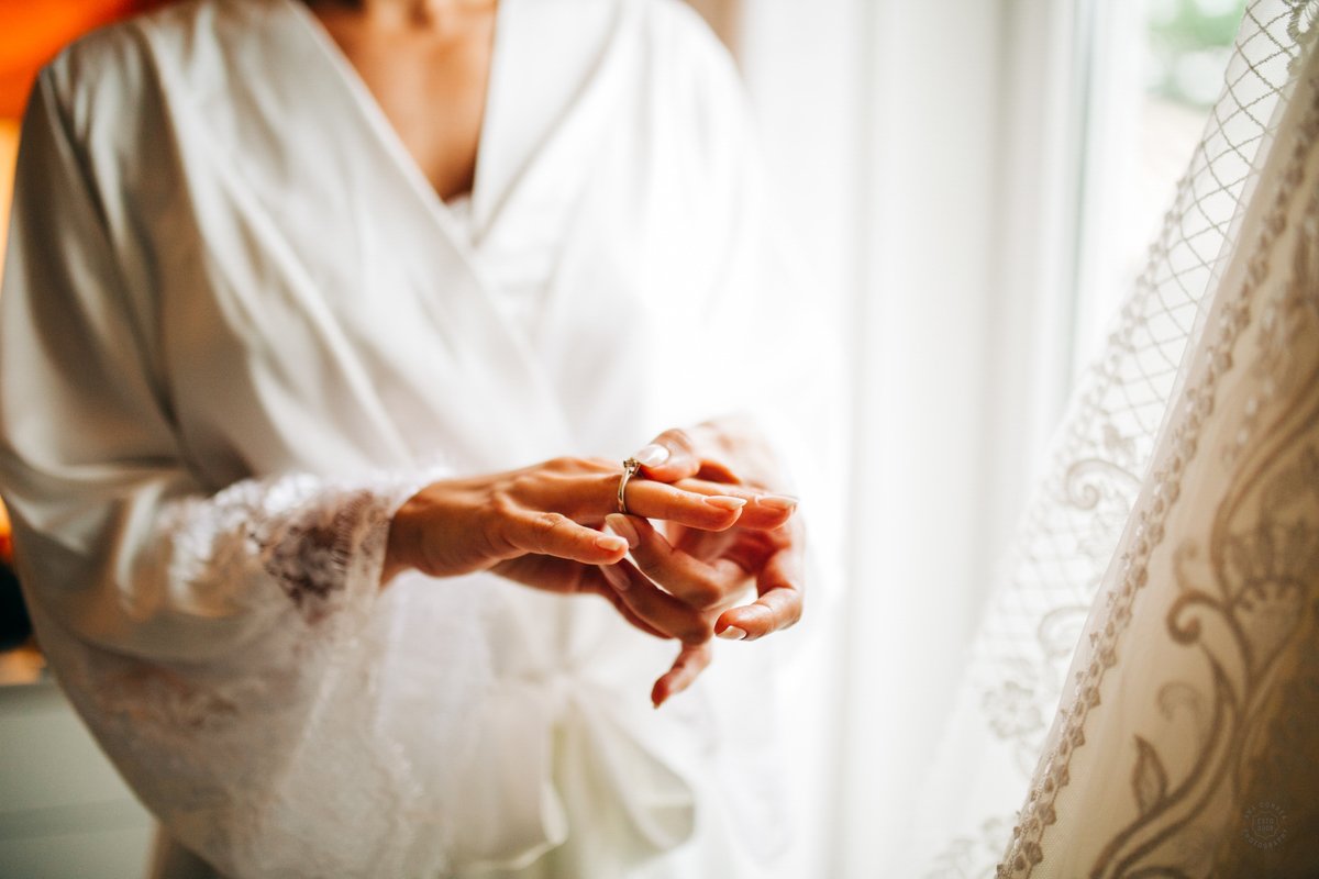 Essence Weddings Hero 1